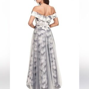 Rene Ruiz Silver and White Maxi Dress size 4 New